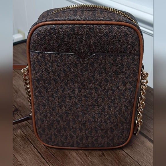 Michael Kors Medium Jet Set Dark Brown Crossbody Bag 8" Tall X 6" Wide NWOT - Picture 6 of 6